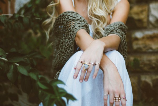 What's the Best Way to Layer Jewelry for a Bohemian Look?