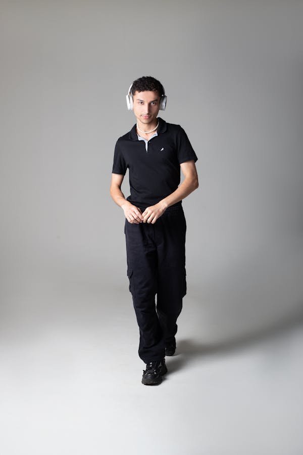 Techwear essentials: transform your urban wardrobe today